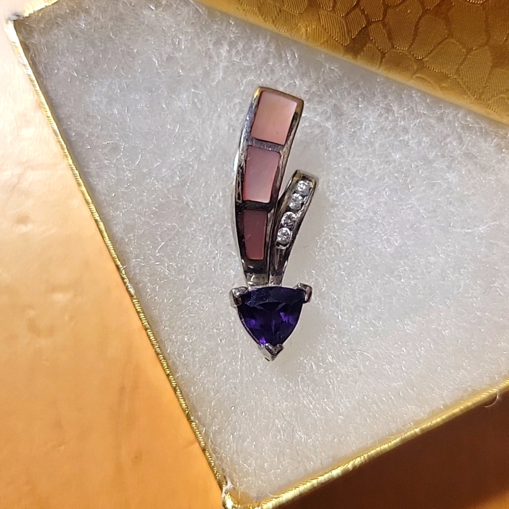 Pretty Unique Modern Design Amethyst Pendant